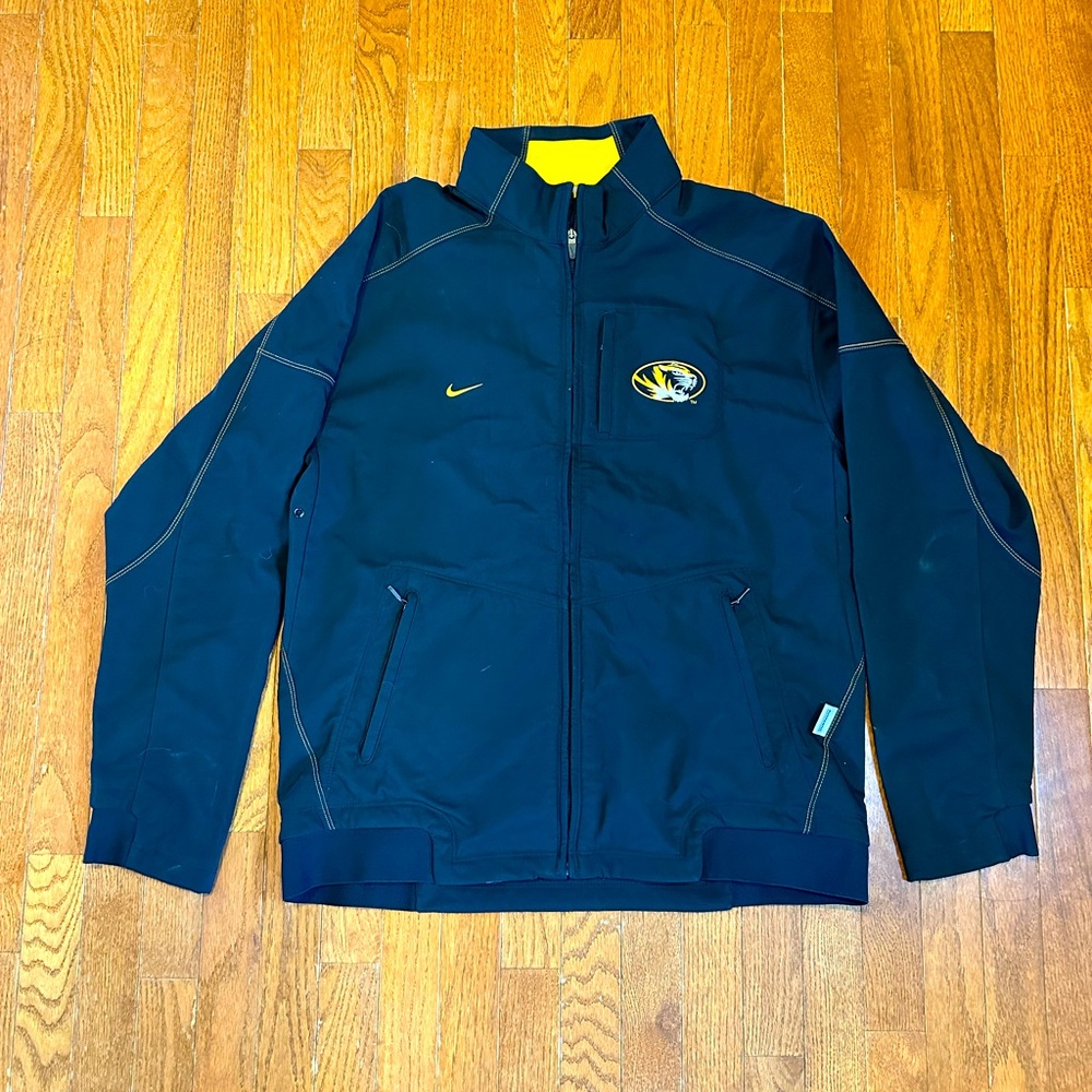 Nike Mizzou Tigers Men’s LG Team Jacket.Navy BlueFull‎ zip. Embroidered logo.
